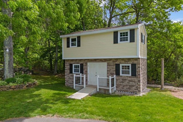 33 High Ridge Road, Manchester, NH 03104