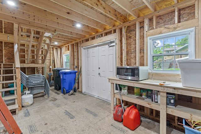 33 High Ridge Road, Manchester, NH 03104