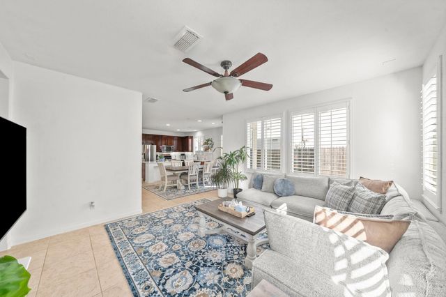 949 Courtyards Loop, Lincoln, CA 95648