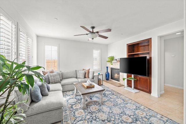 949 Courtyards Loop, Lincoln, CA 95648