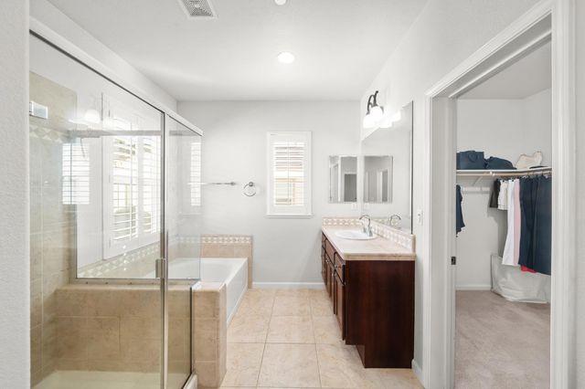 949 Courtyards Loop, Lincoln, CA 95648