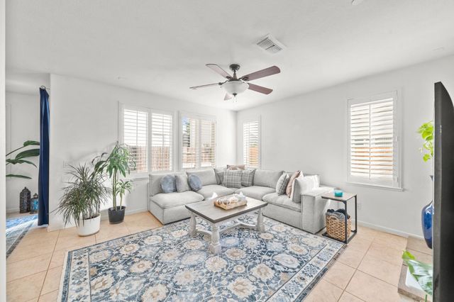 949 Courtyards Loop, Lincoln, CA 95648