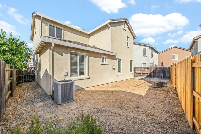 949 Courtyards Loop, Lincoln, CA 95648