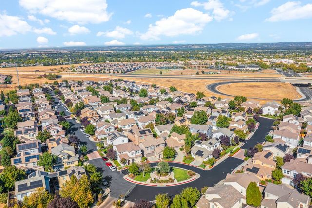 949 Courtyards Loop, Lincoln, CA 95648