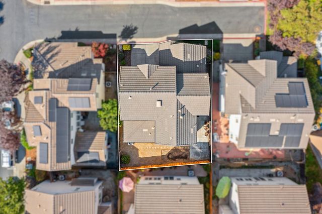 949 Courtyards Loop, Lincoln, CA 95648
