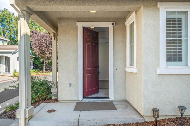 949 Courtyards Loop, Lincoln, CA 95648