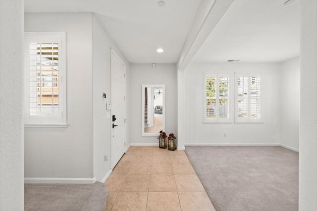 949 Courtyards Loop, Lincoln, CA 95648
