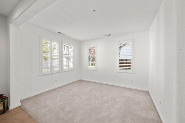 949 Courtyards Loop, Lincoln, CA 95648