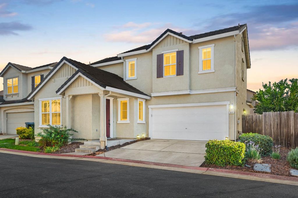949 Courtyards Loop, Lincoln, CA 95648