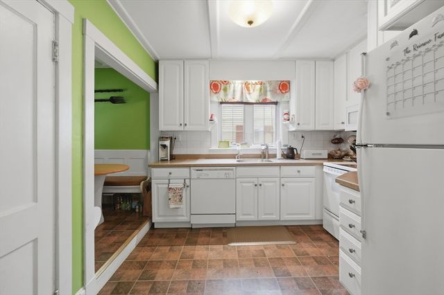 55 Lakewood Rd, Weymouth, MA 02190