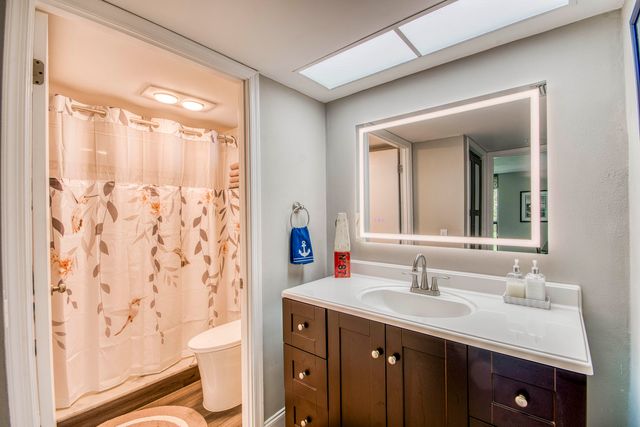 5350 Woodland Lakes Drive 311, Palm Beach Gardens, FL 33418