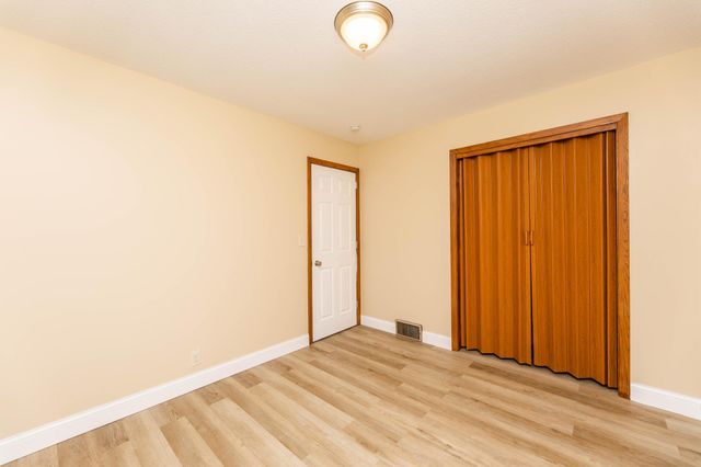 5214 Oliver Avenue N, Minneapolis, MN 55430