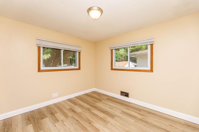 5214 Oliver Avenue N, Minneapolis, MN 55430