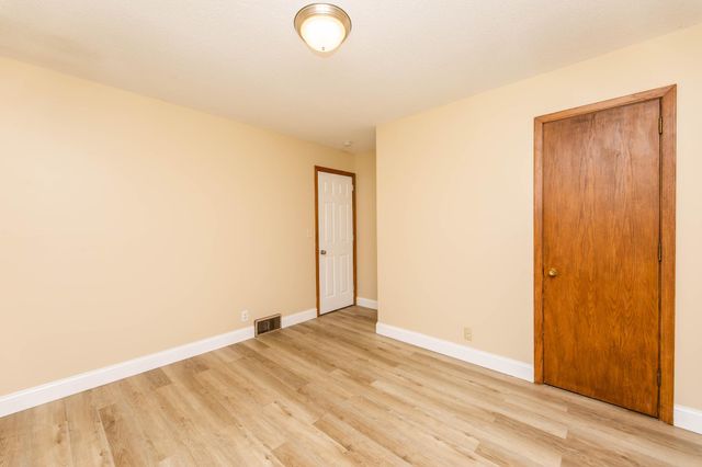 5214 Oliver Avenue N, Minneapolis, MN 55430