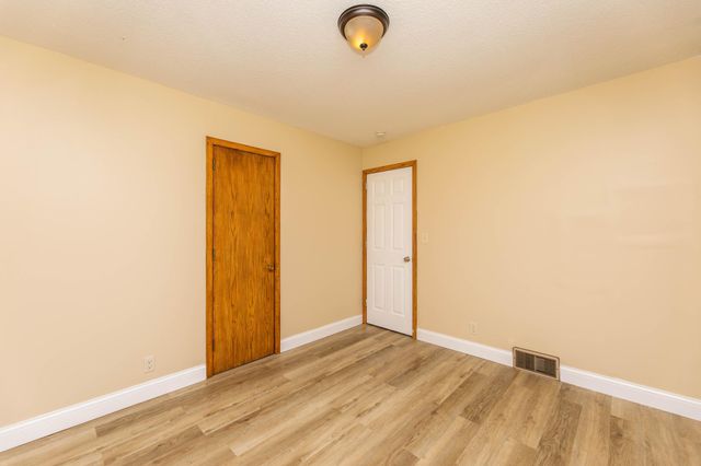 5214 Oliver Avenue N, Minneapolis, MN 55430