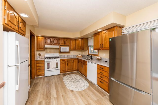 5214 Oliver Avenue N, Minneapolis, MN 55430