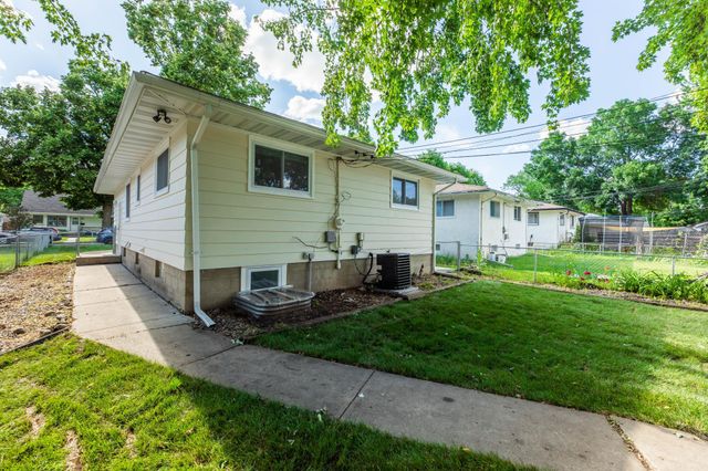 5214 Oliver Avenue N, Minneapolis, MN 55430