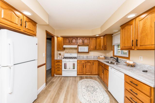 5214 Oliver Avenue N, Minneapolis, MN 55430