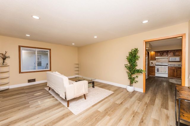 5214 Oliver Avenue N, Minneapolis, MN 55430