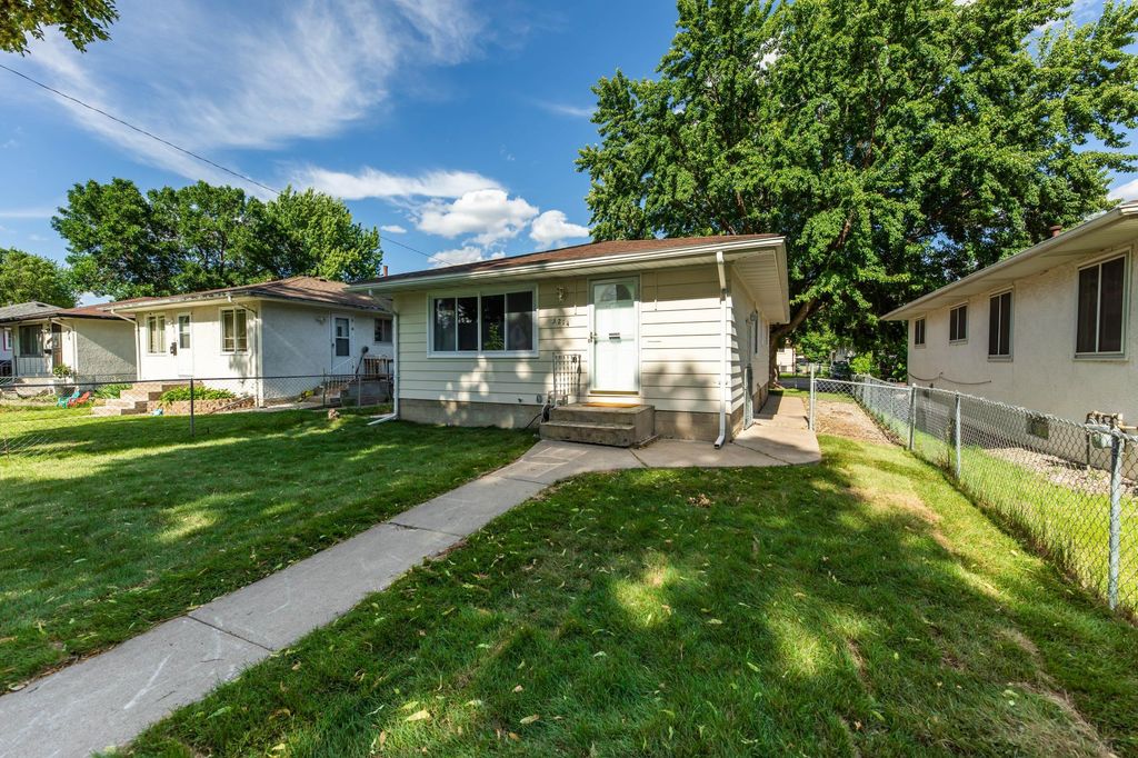 5214 Oliver Avenue N, Minneapolis, MN 55430