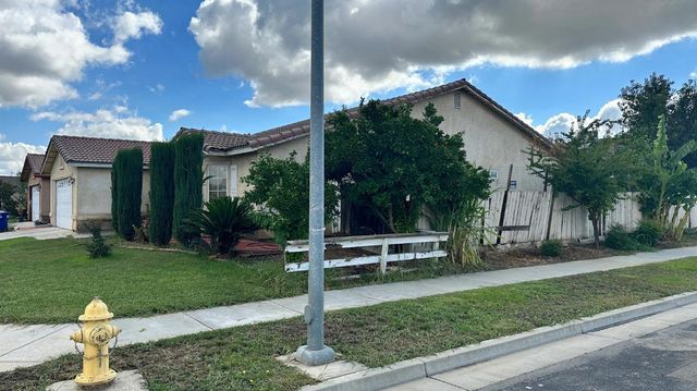 596 St Teresa Street, Merced, CA 95341