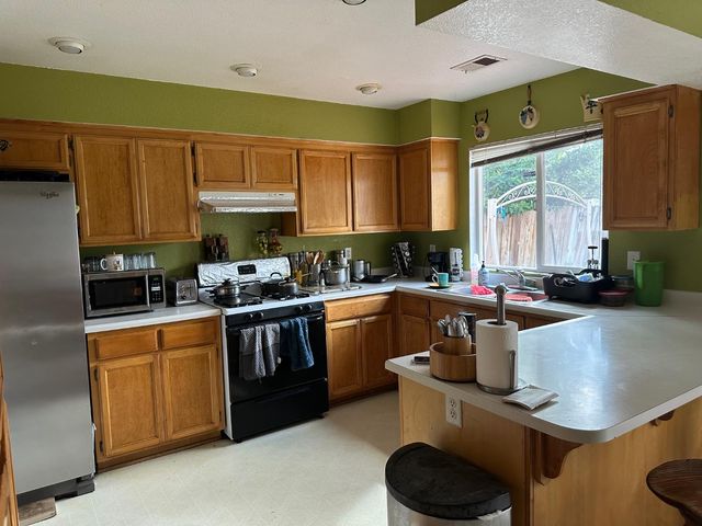 596 St Teresa Street, Merced, CA 95341