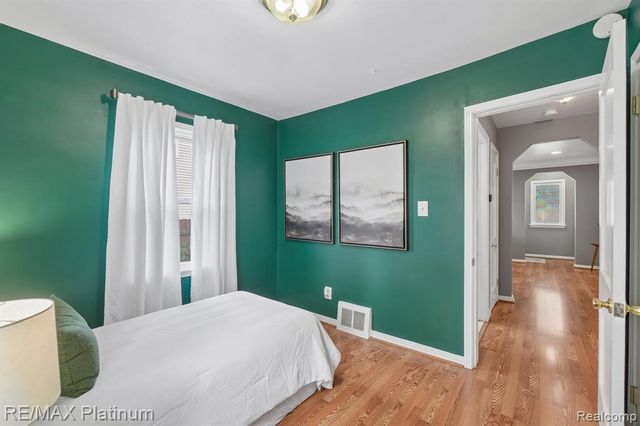56 Charlevoix Street, Clawson, MI 48017