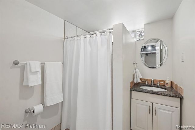 56 Charlevoix Street, Clawson, MI 48017