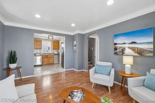56 Charlevoix Street, Clawson, MI 48017
