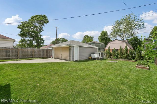 56 Charlevoix Street, Clawson, MI 48017