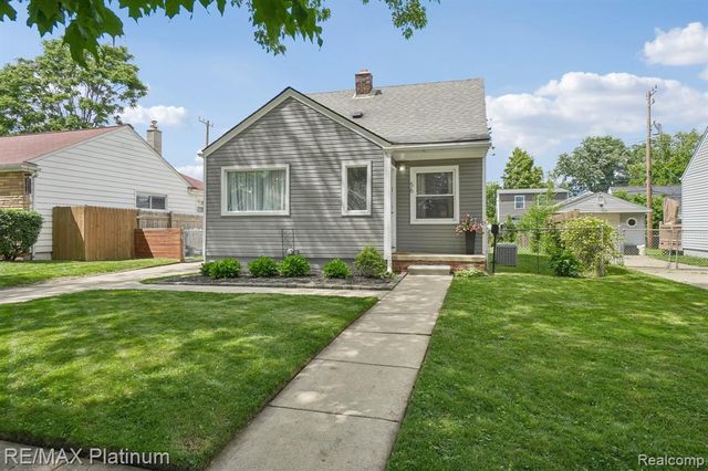 56 Charlevoix Street, Clawson, MI 48017