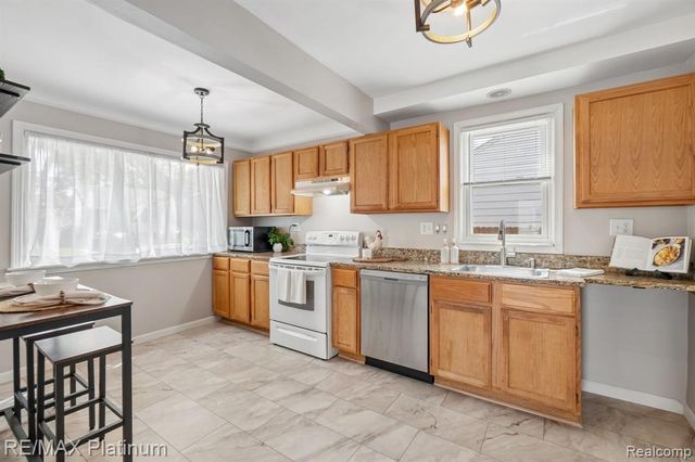 56 Charlevoix Street, Clawson, MI 48017