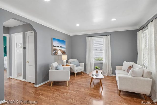 56 Charlevoix Street, Clawson, MI 48017