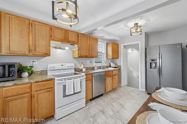56 Charlevoix Street, Clawson, MI 48017