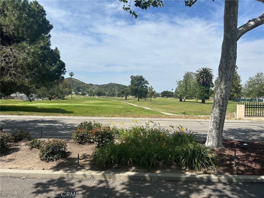 Image 3 of property listing at 24 Gitana, Camarillo, CA 93012