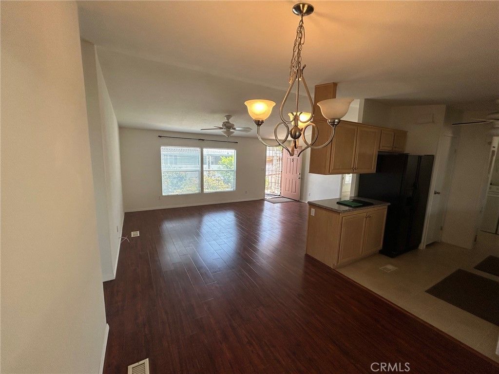 Image 8 of property listing at 24 Gitana, Camarillo, CA 93012