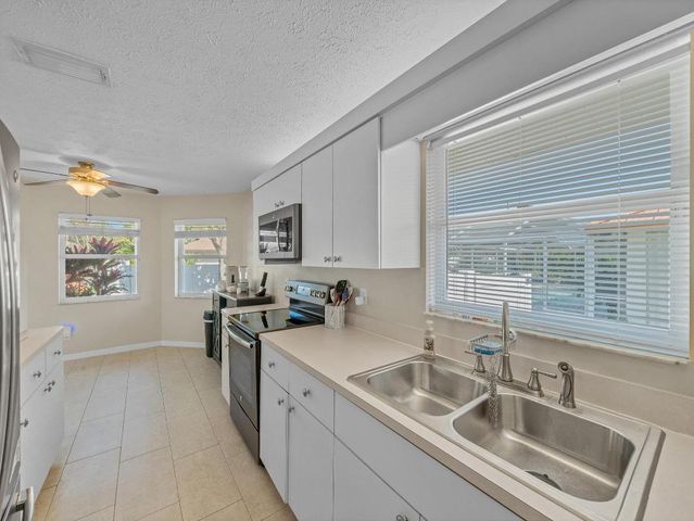 1149 SE Cambridge Drive, Port St. Lucie, Port St Lucie, FL 34952