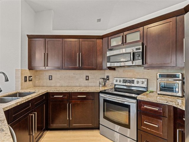 833 Heron Road, Weston, FL 33326