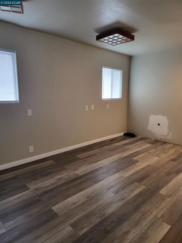 2420 Tomar Ct, Pinole, CA 94564