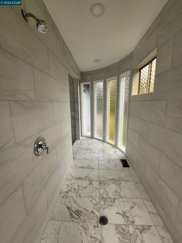 2420 Tomar Ct, Pinole, CA 94564