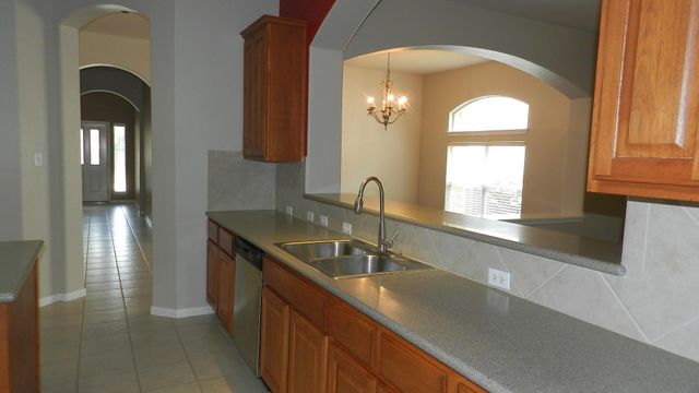 613 Hickory Run DR, Cedar Park, TX 78613