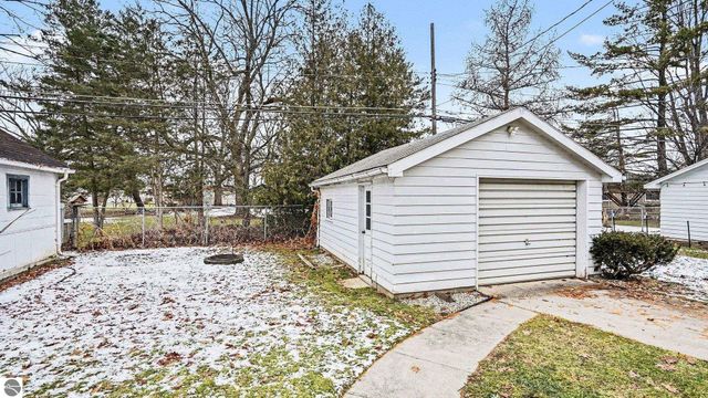 124 S State Street, Alma, MI 48801