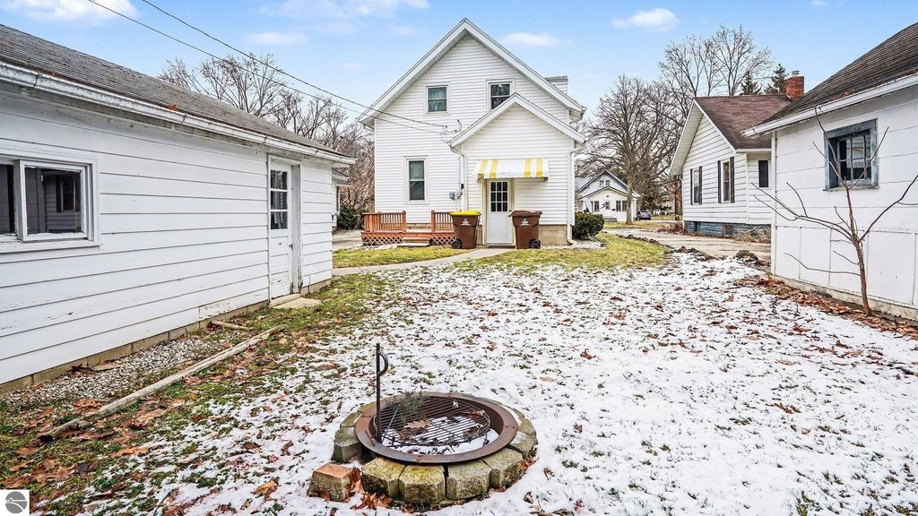 Image 15 of property listing at 124 S State Street, Alma, MI 48801