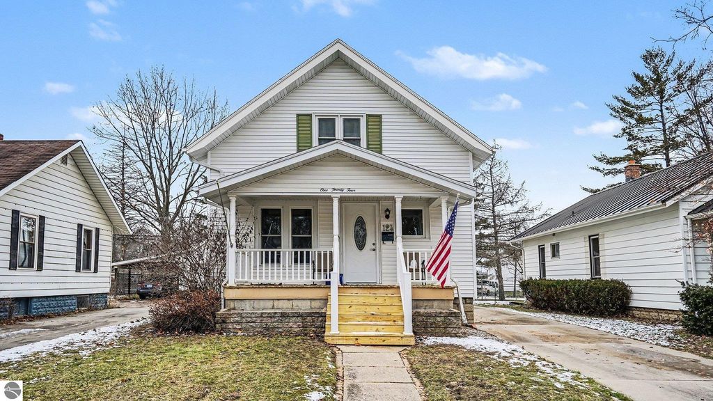 Image 2 of property listing at 124 S State Street, Alma, MI 48801