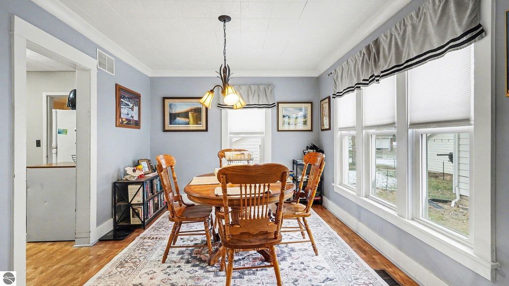 Image 5 of property listing at 124 S State Street, Alma, MI 48801