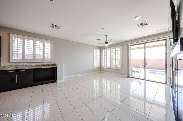 1705 W TURTLE HILL Drive, Anthem, AZ 85086