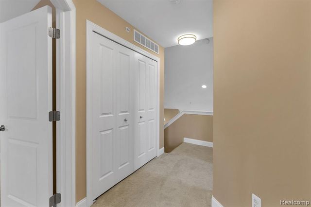 22338 Abbey Lane, Dearborn, MI 48124