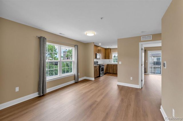 22338 Abbey Lane, Dearborn, MI 48124