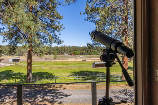 60266 Tekampe Road, Bend, OR 97702