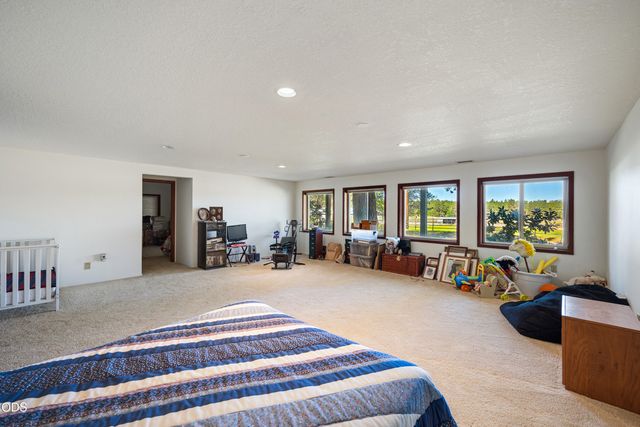 60266 Tekampe Road, Bend, OR 97702